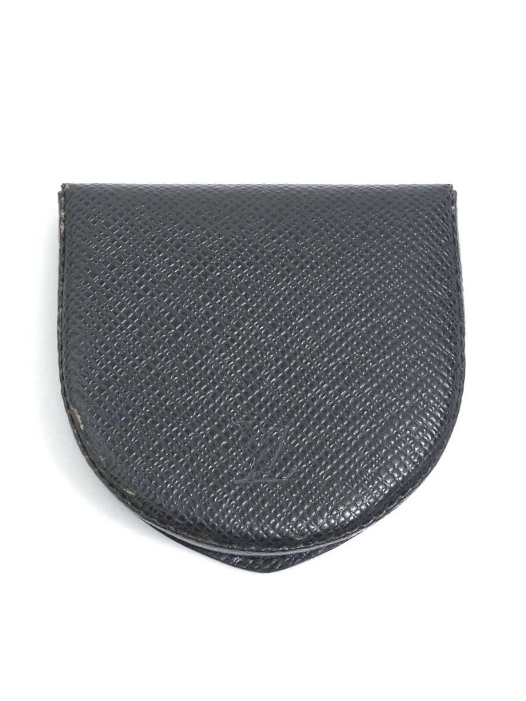 Louis Vuitton Coin Case Taiga Porte Monet Cuvette